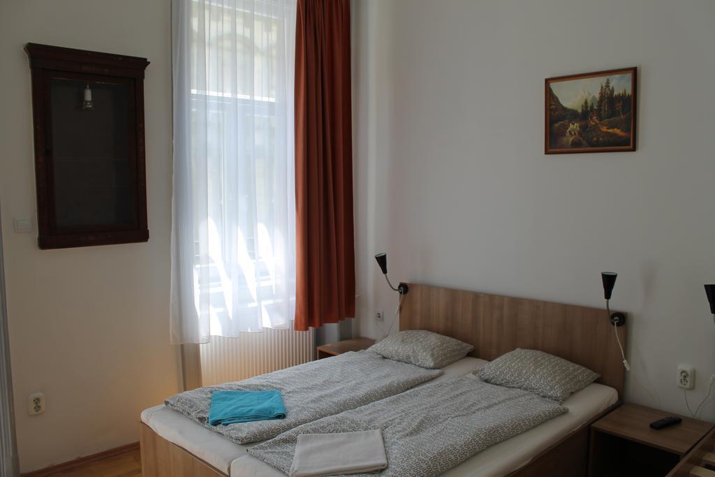 Capital Guesthouse Budapest Exterior photo