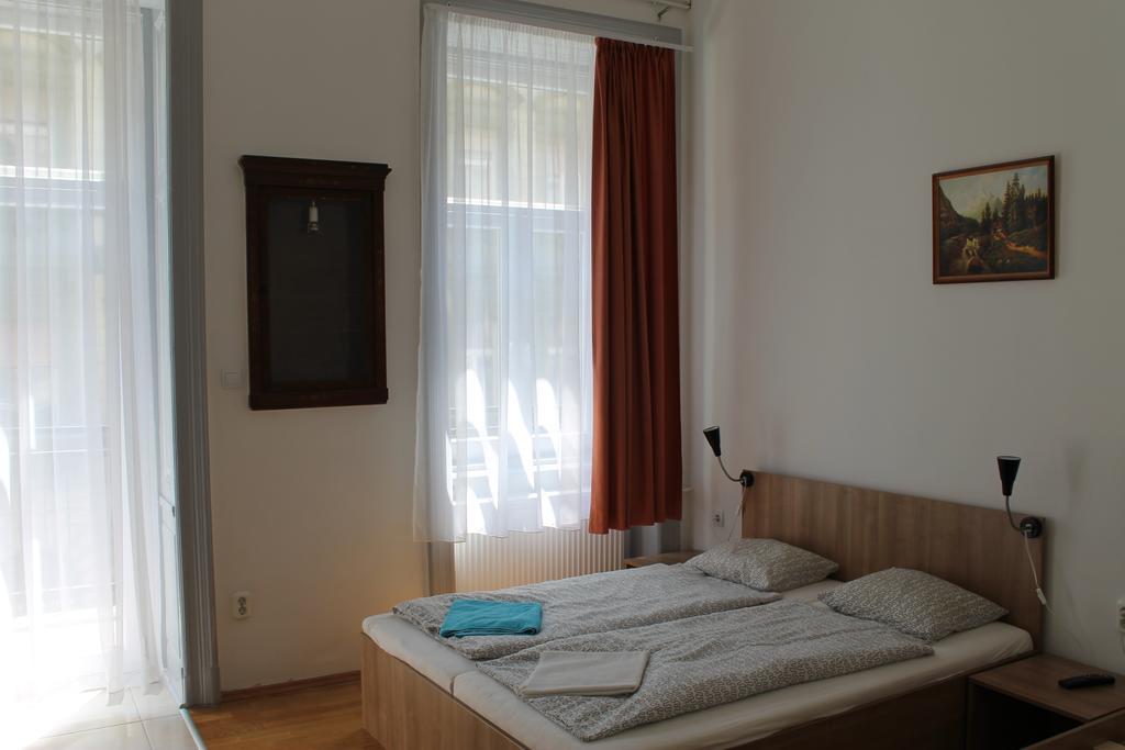 Capital Guesthouse Budapest Exterior photo