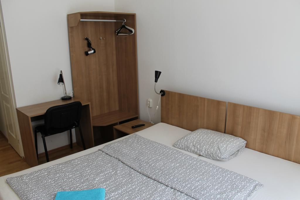 Capital Guesthouse Budapest Exterior photo